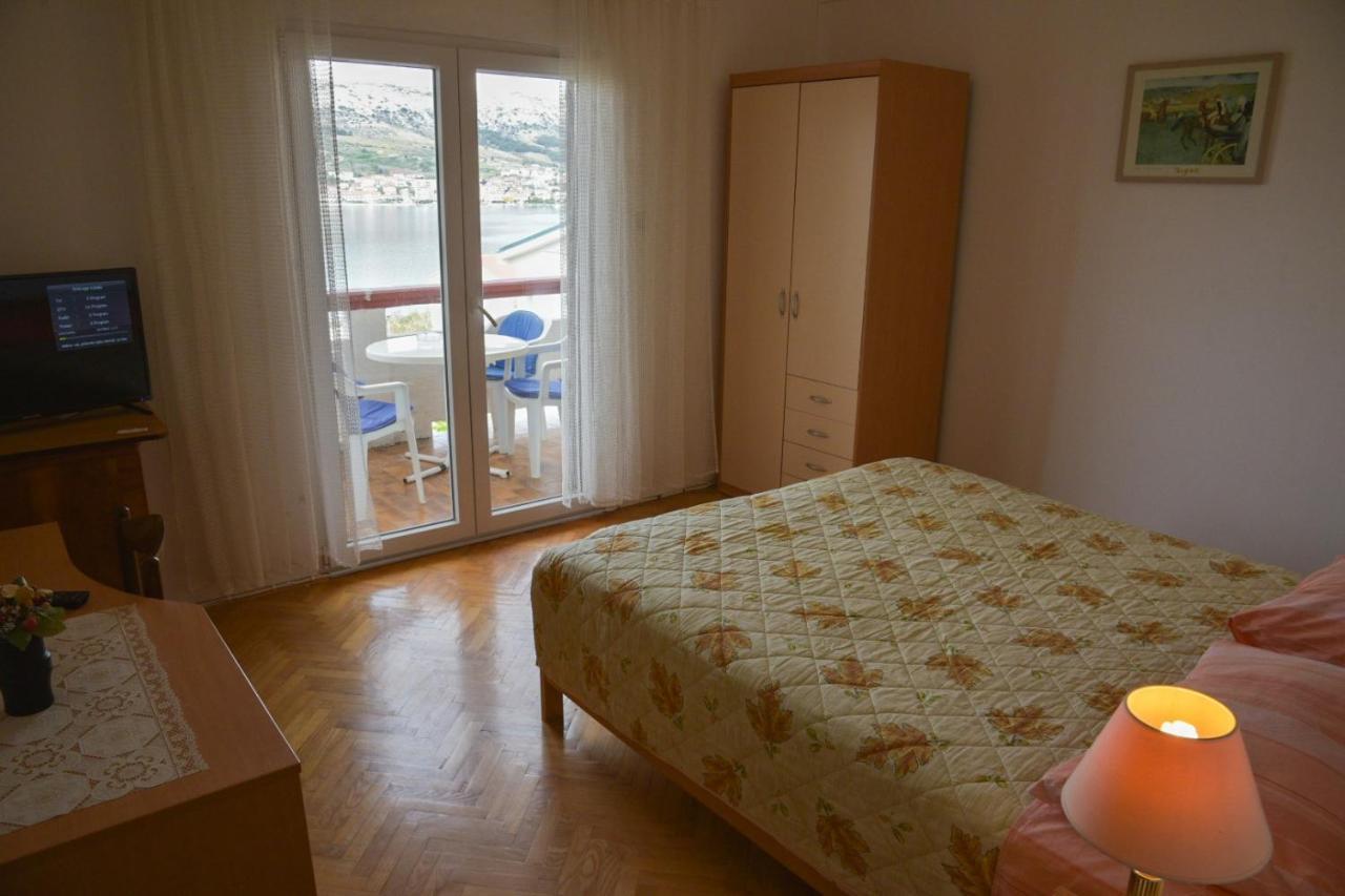 Apartments By The Sea Pag - 532 Pag Town Esterno foto